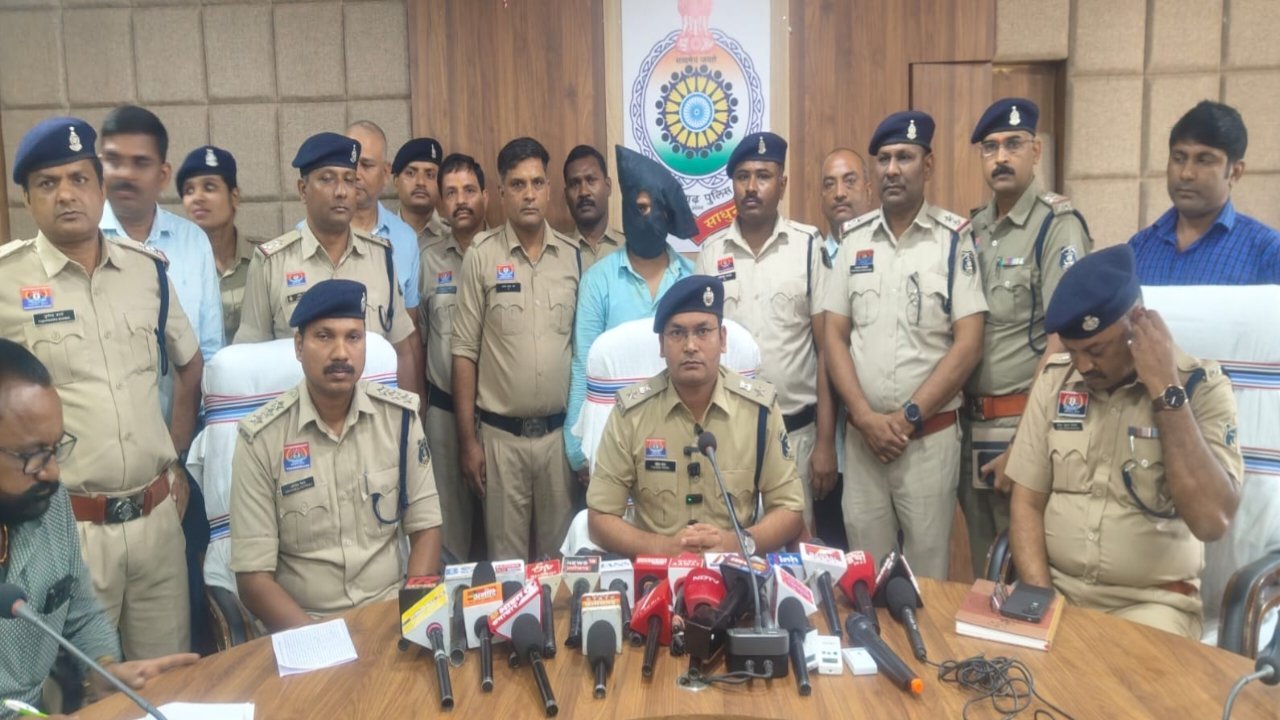 सफेद गमछे ने खोला दोहरे हत्याकांड का राज