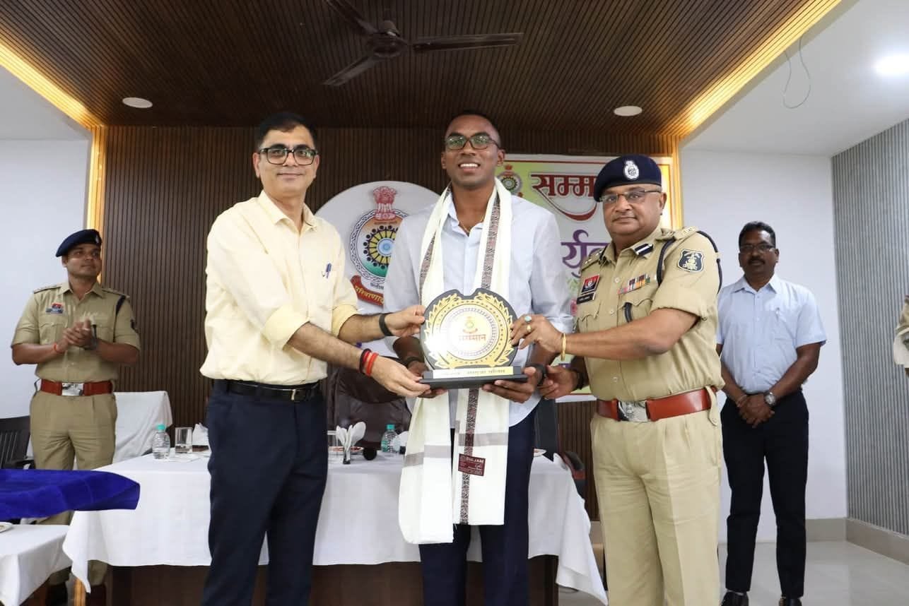 अनिमेष कुजूर की सफलता पर सरगुजा पुलिस गौरवान्वित