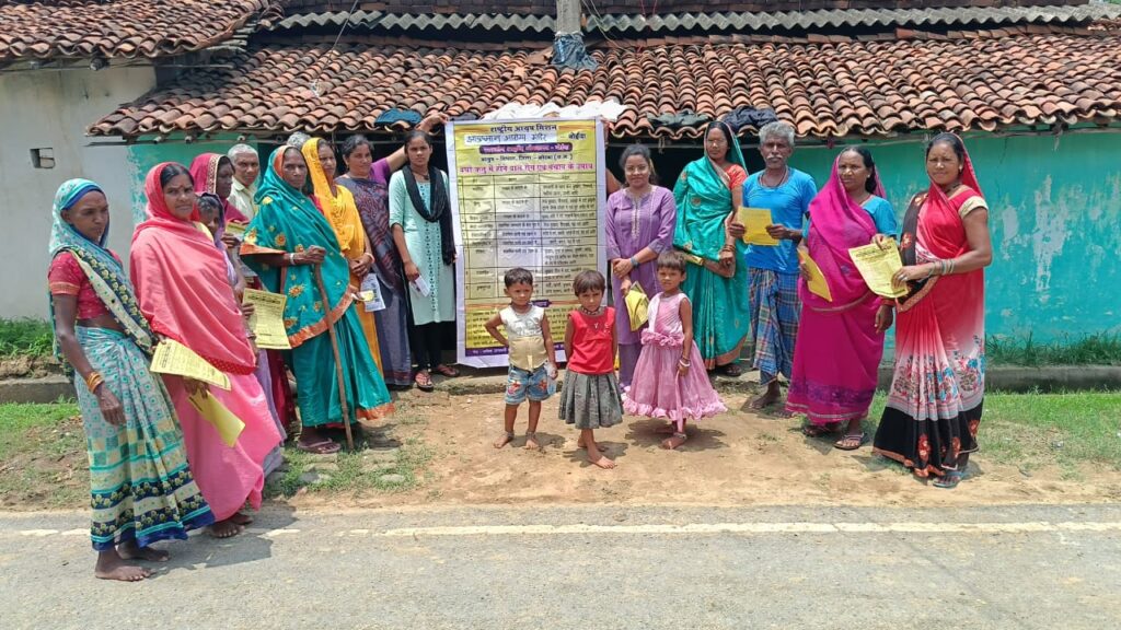 सराईपाली में स्वास्थ्य जागरूकता एवं चिकित्सा शिविर का किया गया आयोजन, मौसमी बीमारियों बचाव की दी गई जानकारी
