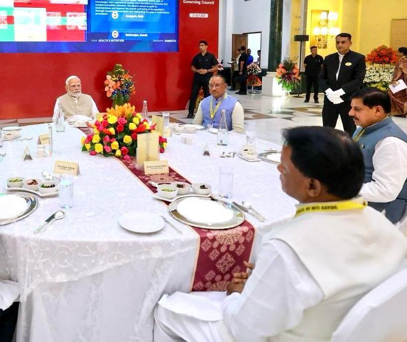 मुख्यमंत्री परिषद की बैठक में साय सरकार की हुई सराहना, अन्य राज्यों को छत्तीसगढ़ की रणनीतियों और तकनीकों को अपनाने की दी गई सलाह