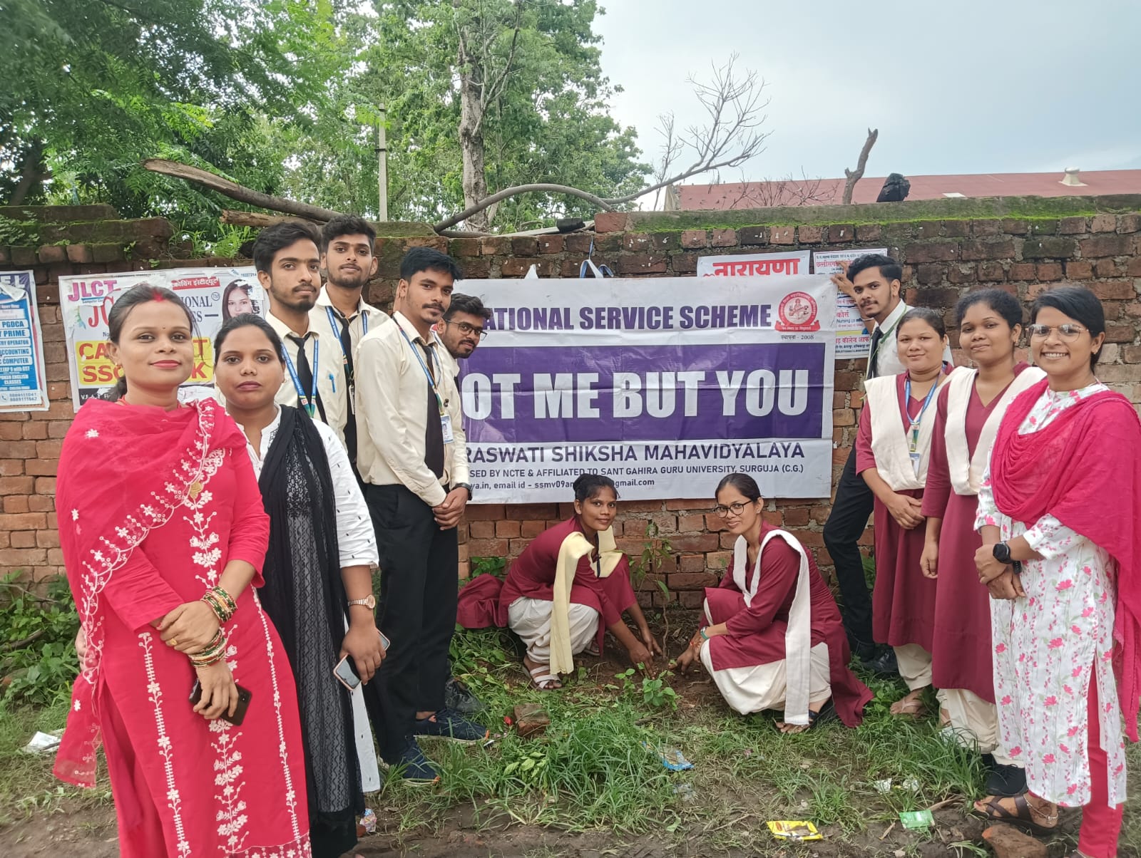 सरस्वती शिक्षा महाविद्यालय सुभाषनगर अंबिकापुर में राष्ट्रीय सेवा योजना इकाई के विश्व कारगिल विजय दिवस कार्यक्रम